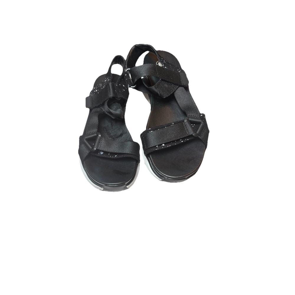 Nurture roam platform black sandals Size 7M